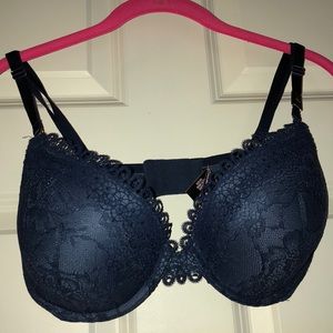 Blue laced vs bra